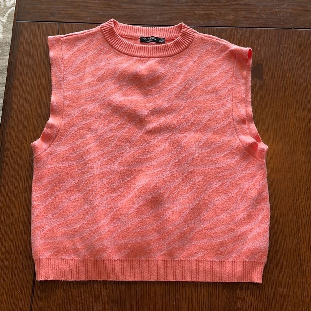 Nasty Gal Sweater Vest. Zebra print. Peach orange. Size 6. Soft